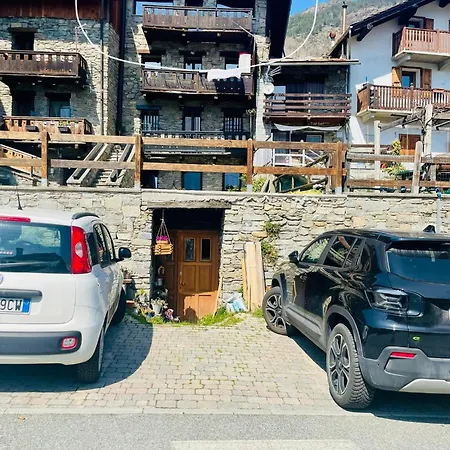A Sarre Con Giardino E Vista Panoramica Aosta