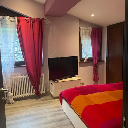 A Sarre Con Giardino E Vista Panoramica