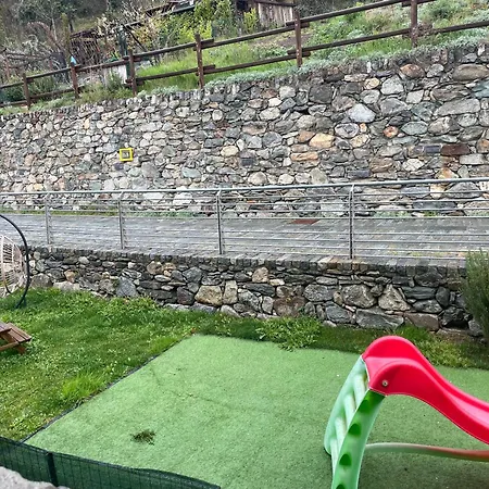 A Sarre Con Giardino E Vista Panoramica Apartmán